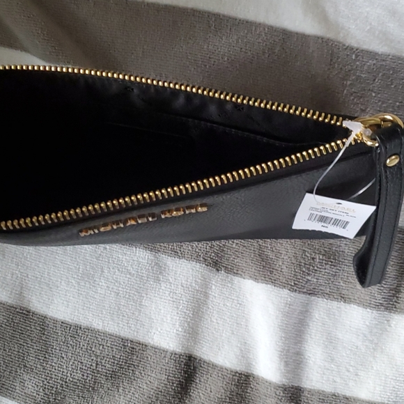 Michael Kors wristlet - Picture 3 of 4